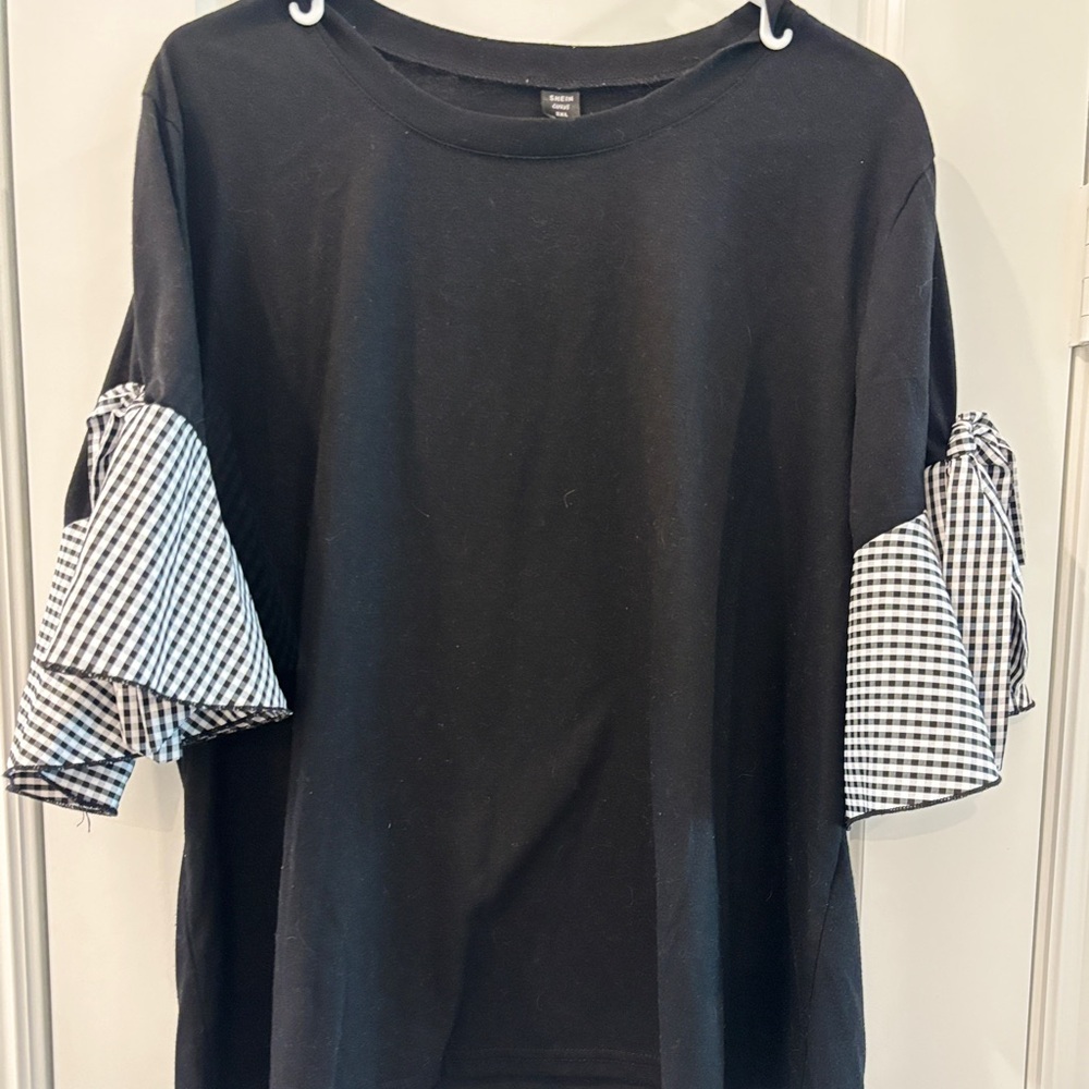 SHEIN Black Curve Top